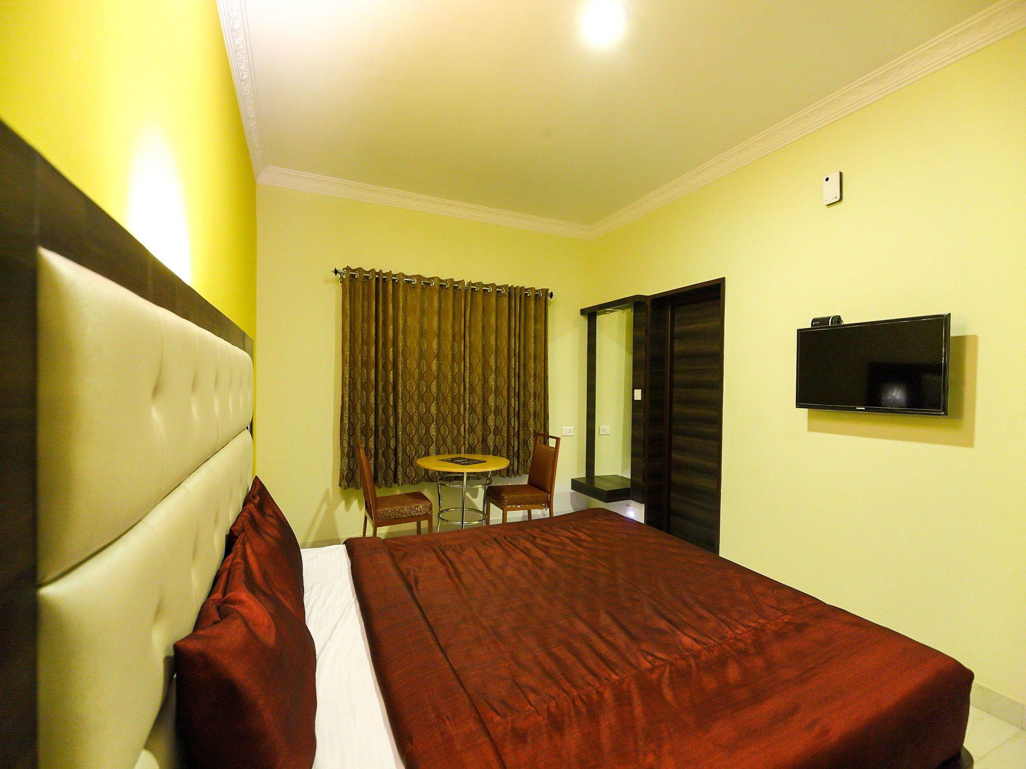 Oyo 7987 Hotel Carnation Ooty Bagian luar foto